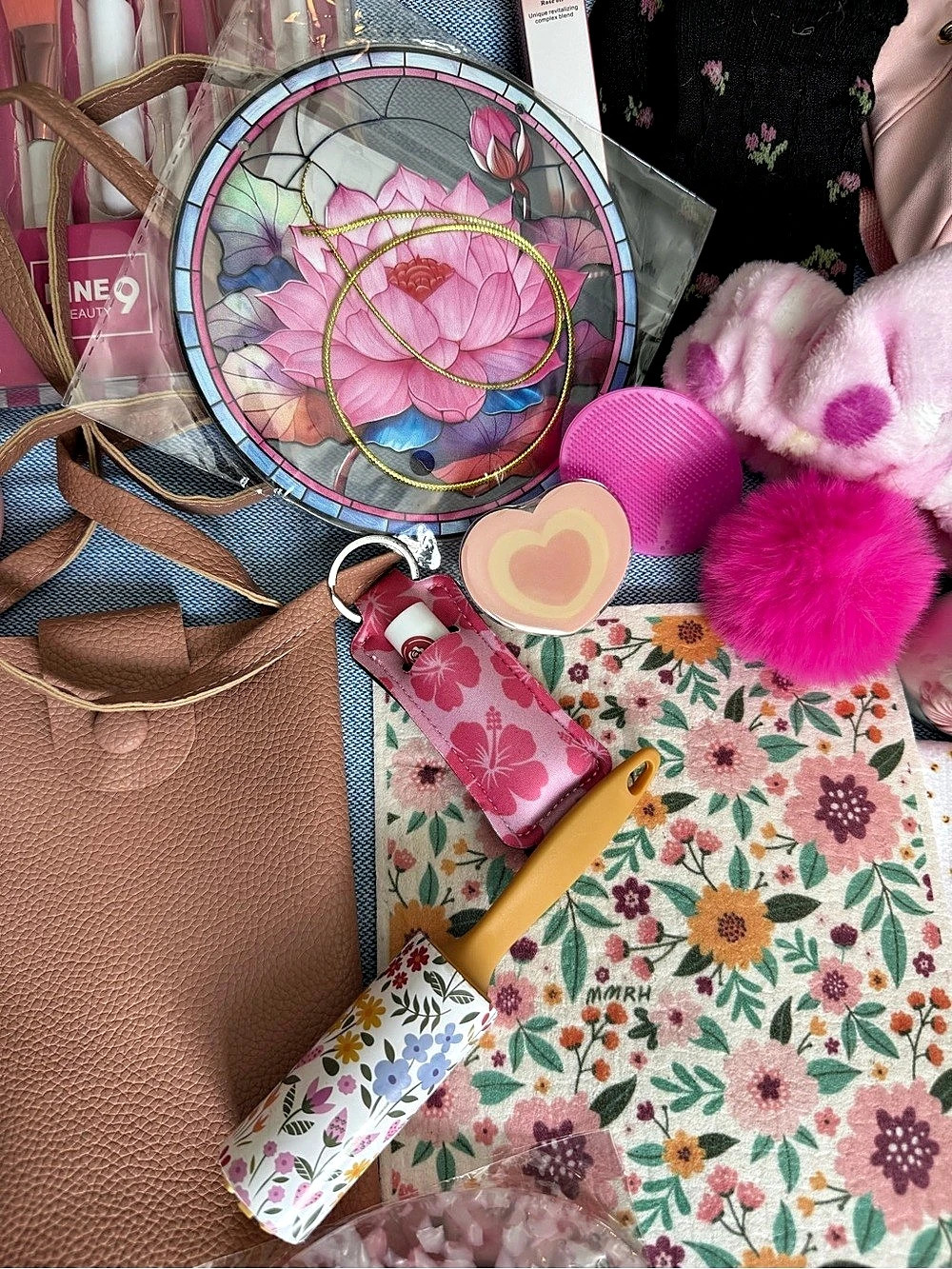 Pretty in Pink Accessory Bundle - Picture 5 of 11